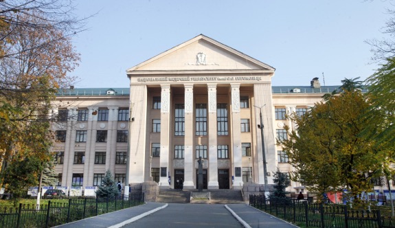 Де навчатися на лікаря у 2021 році: ТОП-5 медуніверситетів України